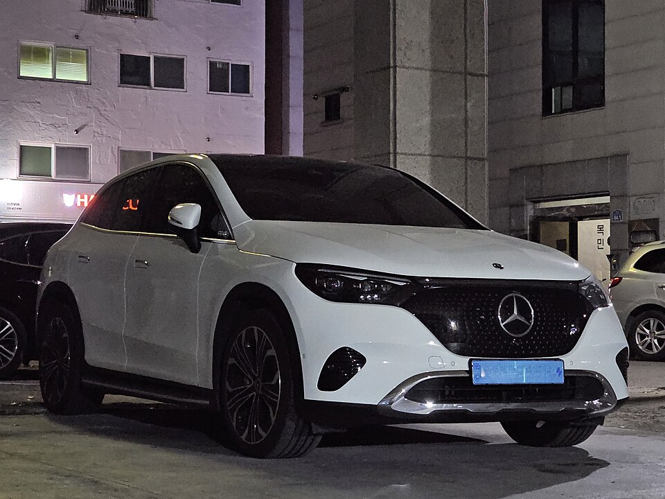 Mercedes-Benz EQE SUV