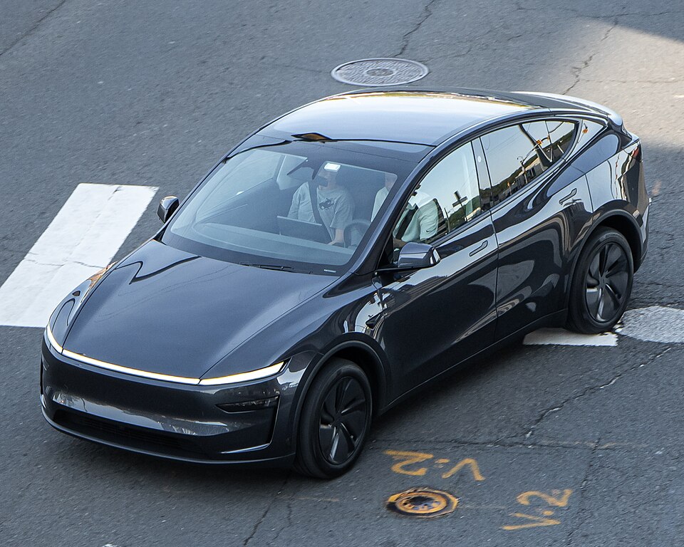 TESLA MODEL Y