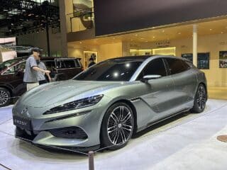 Denza Z9 GT เพิ่มรุ่นใหม่สามมอเตอร์ 1,140 แรงม้า ราคาถูกลง เปิดตัว 9 กันยายนนี้